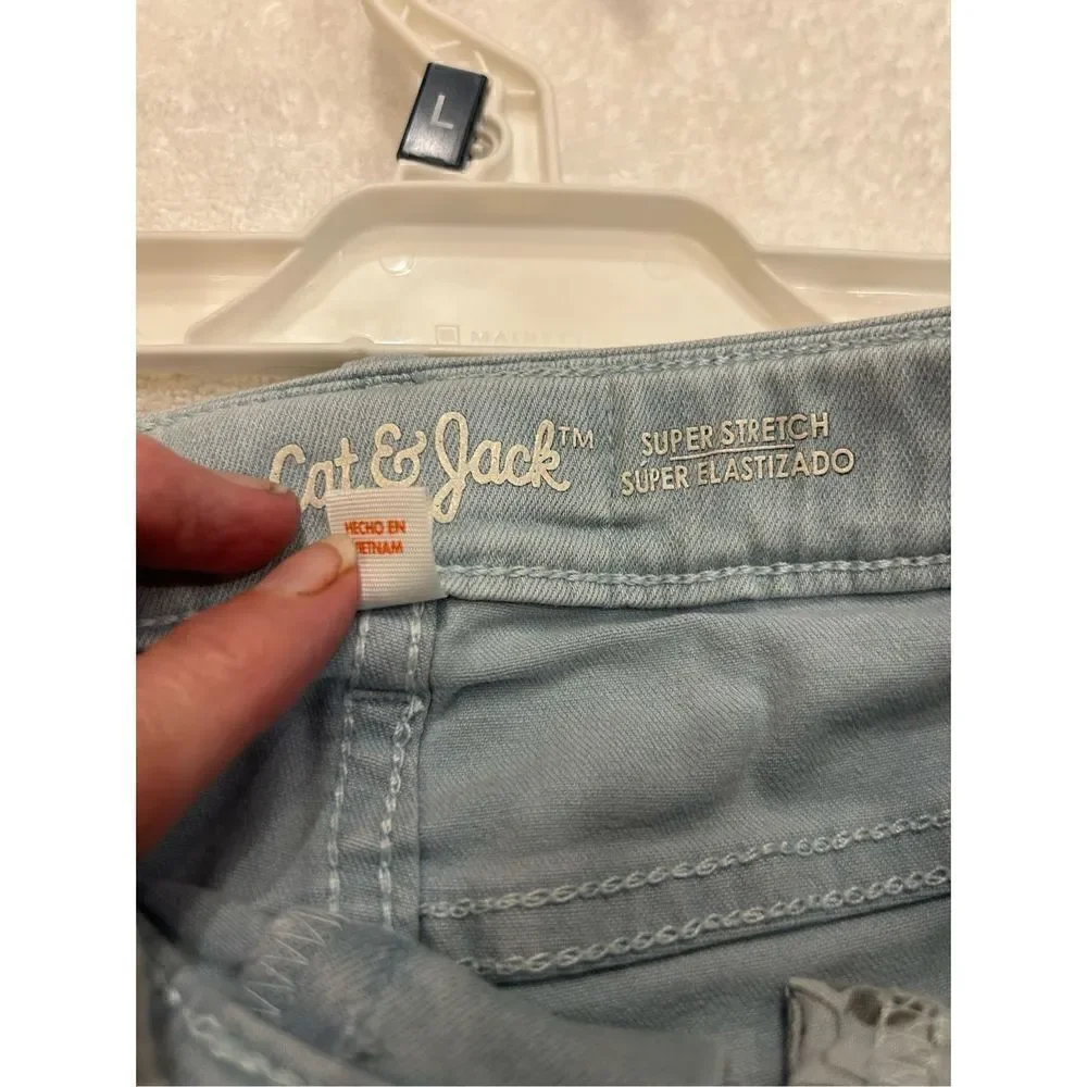 NWT Cat & Jack large light blue cropped Capri 5 pocket jeans